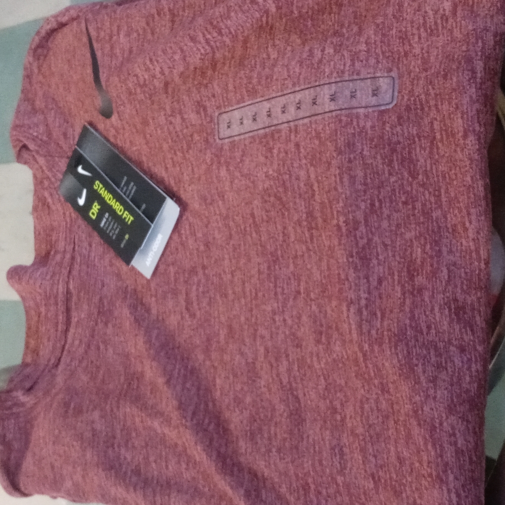 NEW Nike shirt